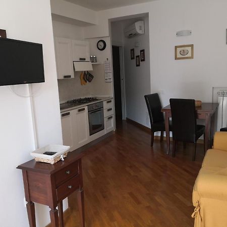 Grazioso Appartamento In Centro A נומאנה מראה חיצוני תמונה